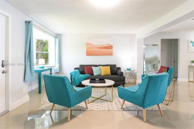 80 NW 40th St, Oakland Park, FL 33309