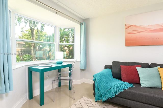 80 NW 40th St, Oakland Park, FL 33309