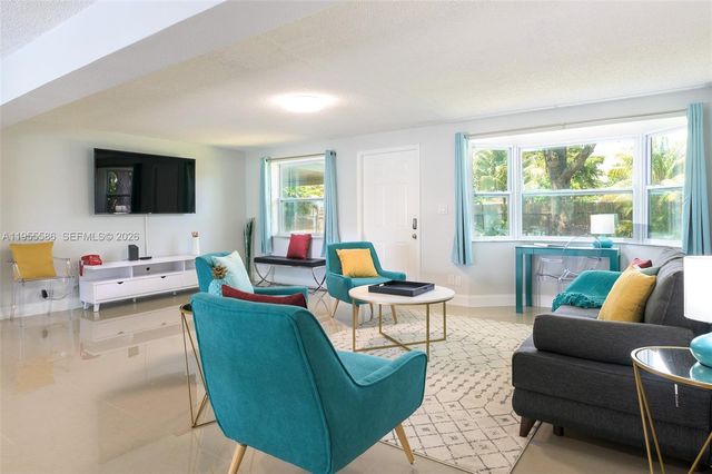 80 NW 40th St, Oakland Park, FL 33309