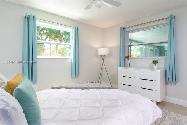 80 NW 40th St, Oakland Park, FL 33309