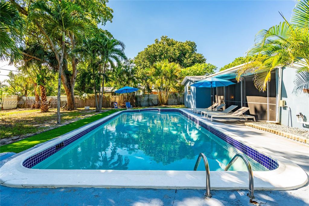 80 NW 40th St, Oakland Park, FL 33309