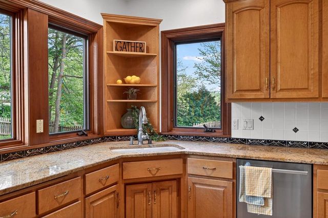 406 2nd Avenue, New Glarus, WI 53574