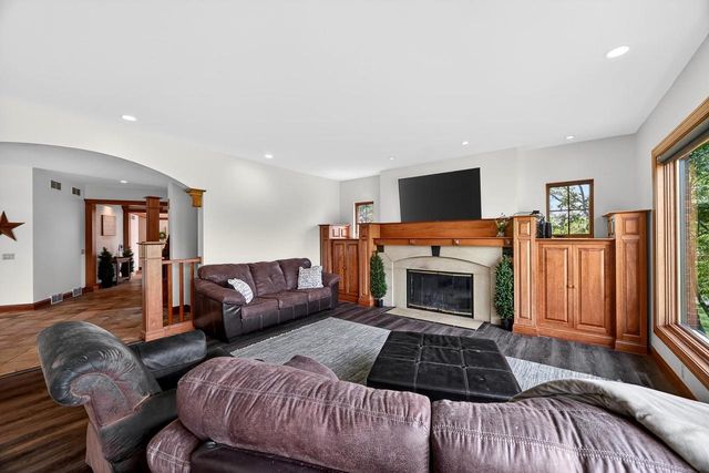 406 2nd Avenue, New Glarus, WI 53574