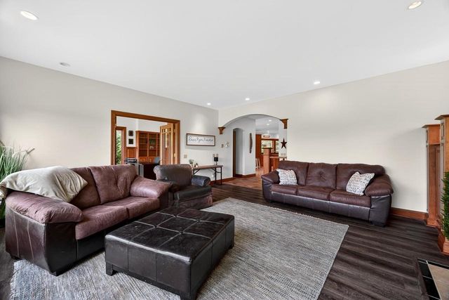 406 2nd Avenue, New Glarus, WI 53574
