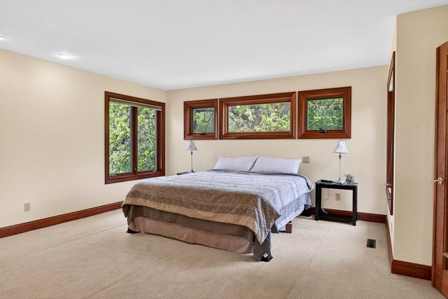 406 2nd Avenue, New Glarus, WI 53574