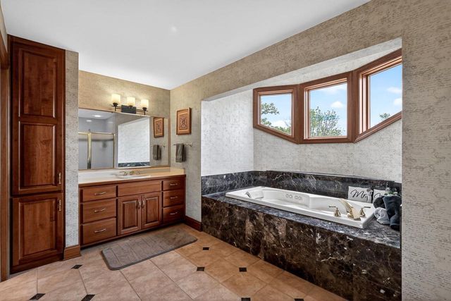 406 2nd Avenue, New Glarus, WI 53574