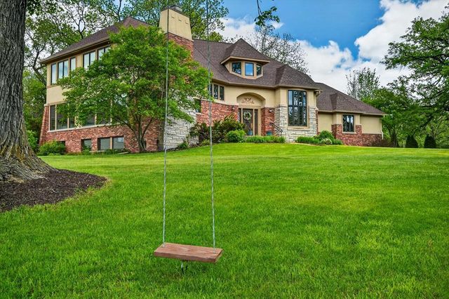 406 2nd Avenue, New Glarus, WI 53574