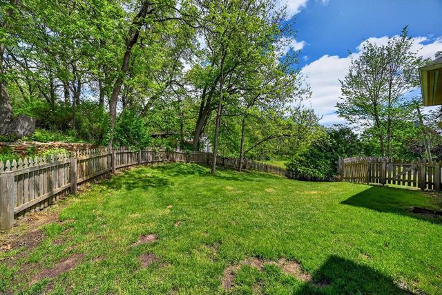 406 2nd Avenue, New Glarus, WI 53574