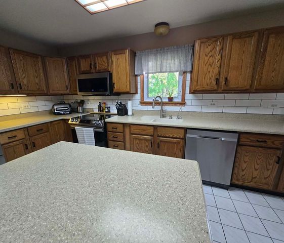 8141 W Old Mill Road, Frankfort, IL 60423