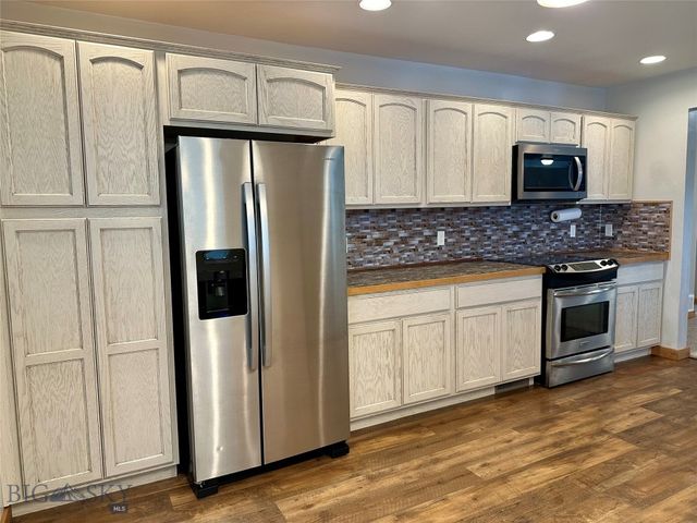 2111 Lowell Avenue, Butte, MT 59701