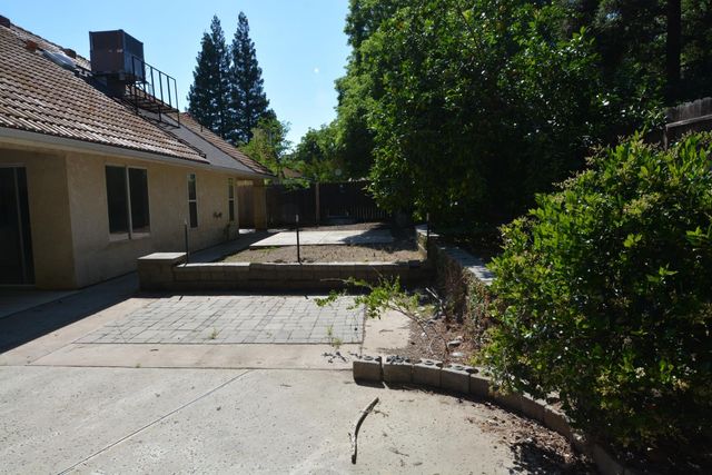 1732 E Ryan Lane, Fresno, CA 93720