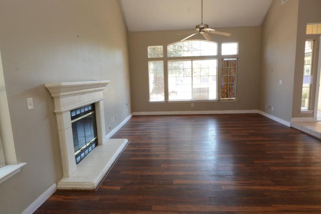 1732 E Ryan Lane, Fresno, CA 93720