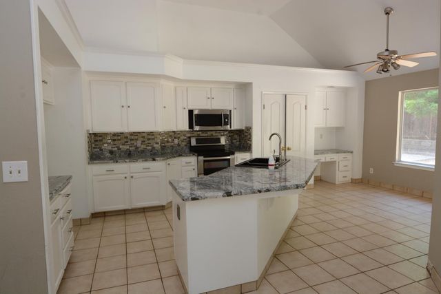 1732 E Ryan Lane, Fresno, CA 93720