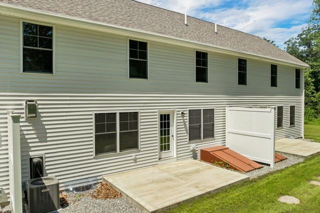 11D Mustang Dr, Litchfield, NH 03052