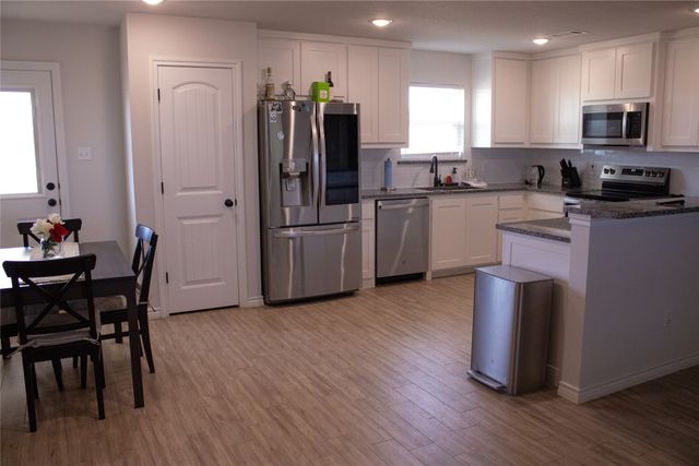 6043 Piper Anne Street, Azle, TX 76020