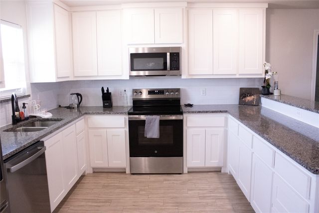 6043 Piper Anne Street, Azle, TX 76020