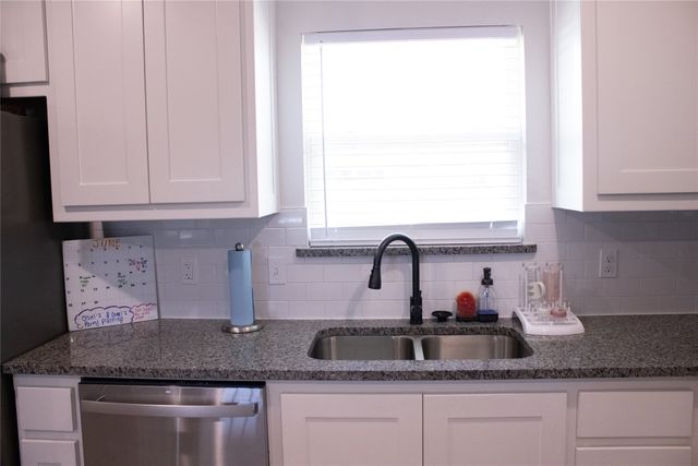 6043 Piper Anne Street, Azle, TX 76020