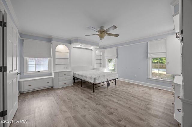 212 Evanswood Drive, Greenville, NC 27858