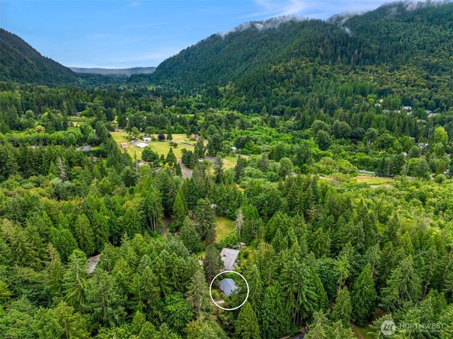 9429 240th Avenue SE, Issaquah, WA 98027