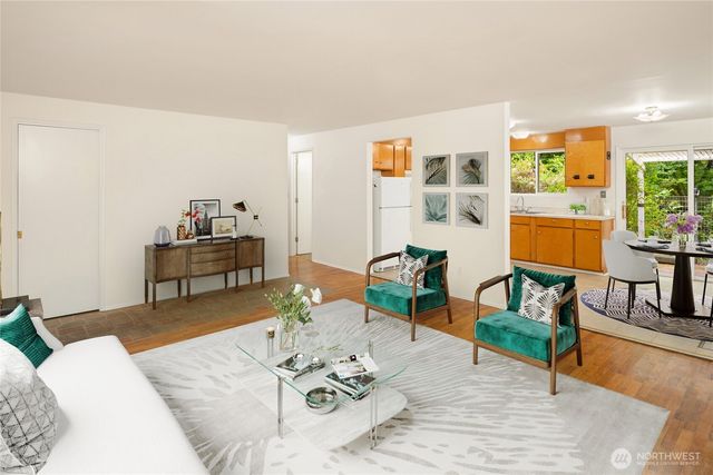 9429 240th Avenue SE, Issaquah, WA 98027