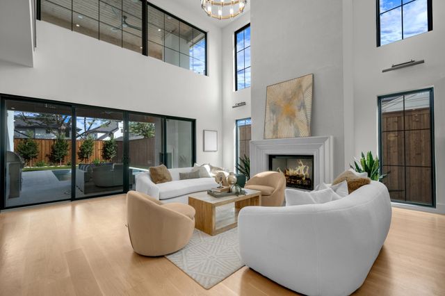 7406 Morton Street, Dallas, TX 75209