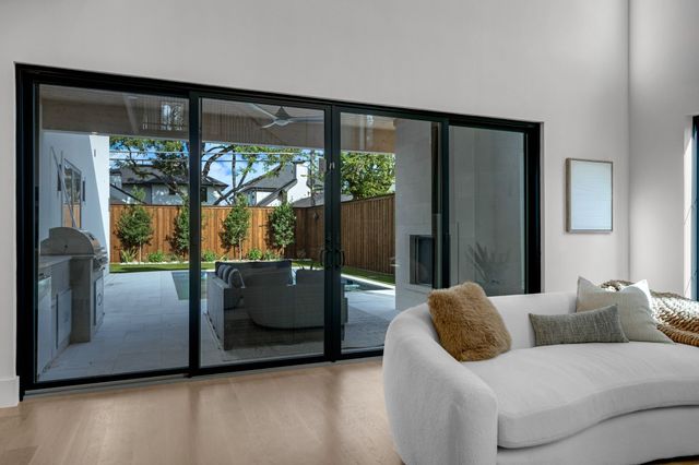 7406 Morton Street, Dallas, TX 75209