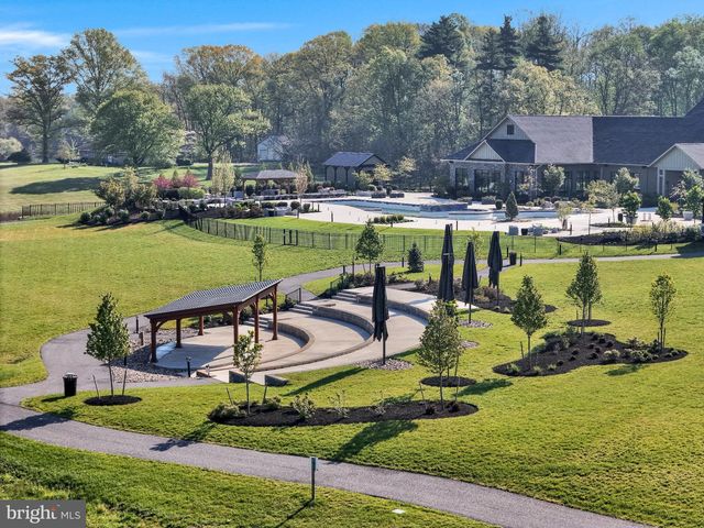 182 RUSTIC WOOD DR, Gettysburg, PA 17325