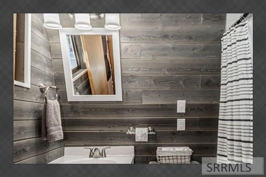 Image 17 of property listing at 2750 SW Sagehen Dr, Island Park, ID 83429