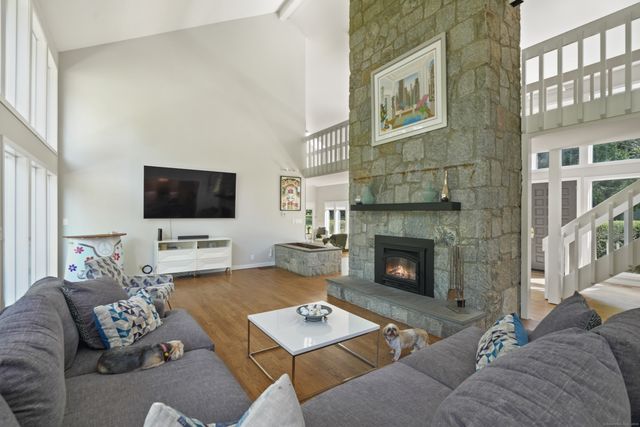 71 North Lake Drive, Stamford, CT 06903