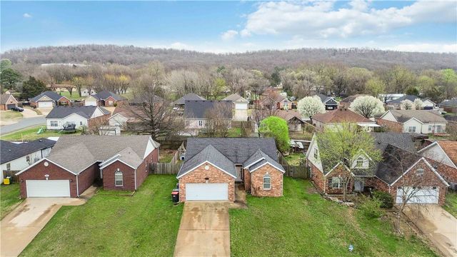 3391 Grainger Circle, Springdale, AR 72764