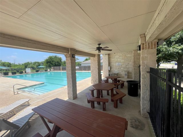 326 Brown ST, Hutto, TX 78634