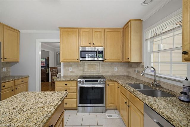 8193 Oak Creek Drive, Stokesdale, NC 27357