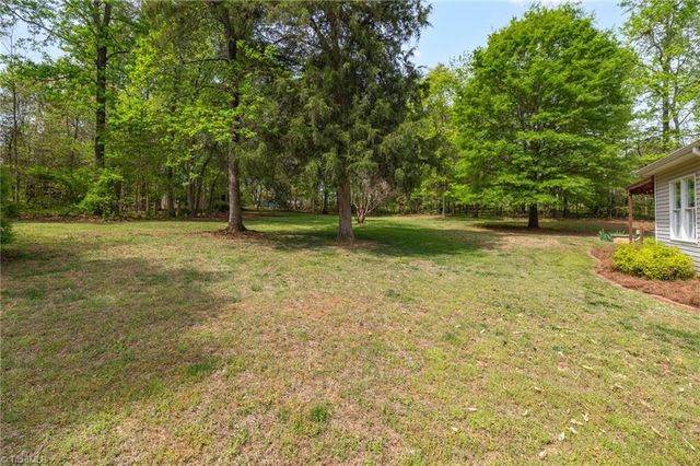 8193 Oak Creek Drive, Stokesdale, NC 27357