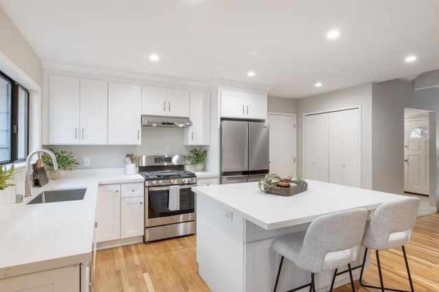 4119 Park Boulevard, Palo Alto, CA 94306