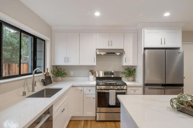 4119 Park Boulevard, Palo Alto, CA 94306