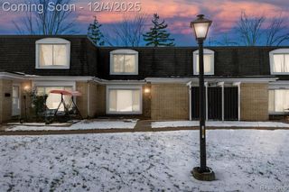 29756 City Center Drive, Warren, MI 48093