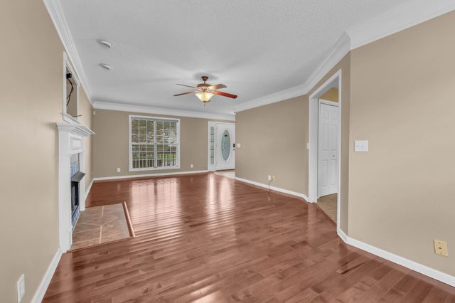3332 Victoria Ct, Clarksville, TN 37043