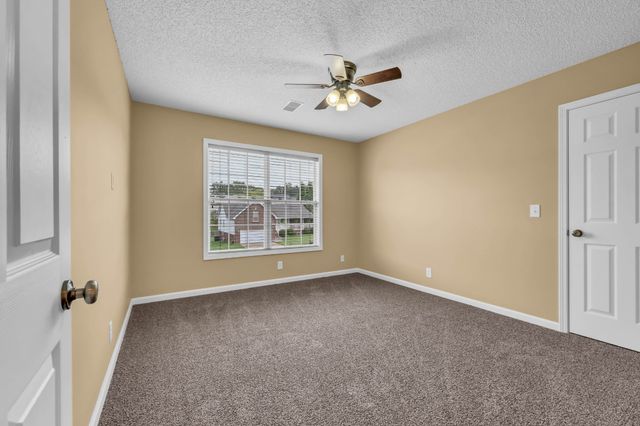 3332 Victoria Ct, Clarksville, TN 37043