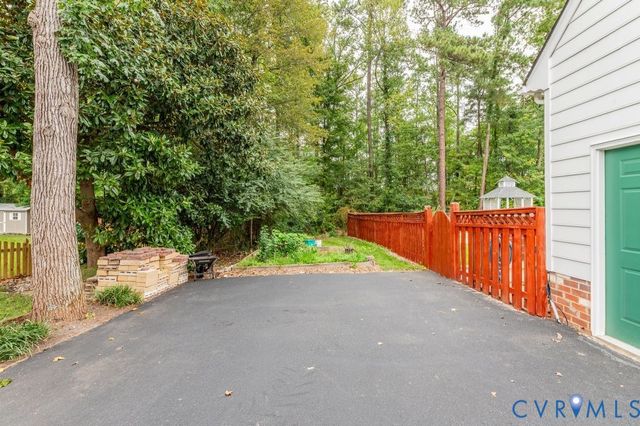 1504 Queens Point Dr, Henrico, VA 23238