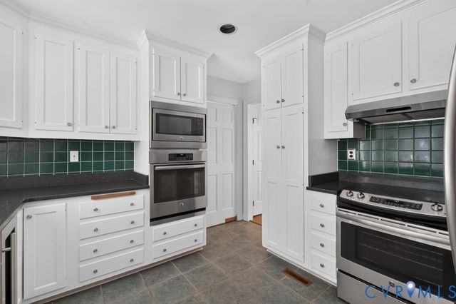 1504 Queens Point Dr, Henrico, VA 23238