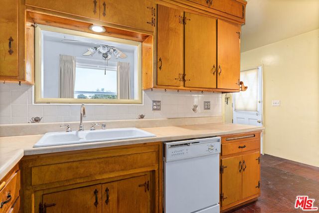 6214 Oak Crest Way, Los Angeles, CA 90042