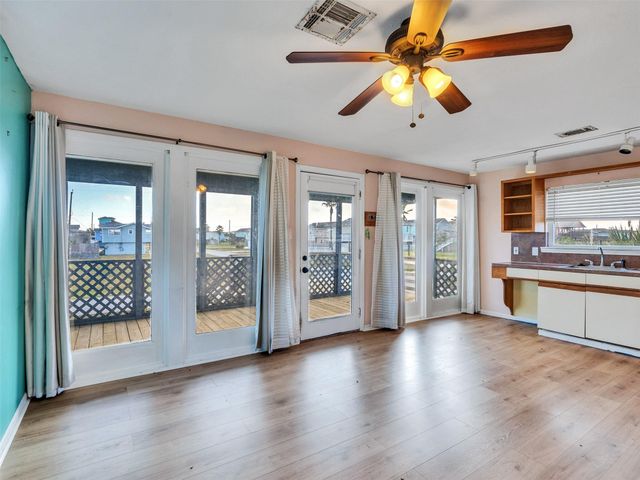 4038 Panola Drive, Galveston, TX 77554