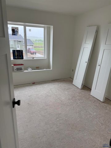 868 YORKTOWN BLVD, Box Elder, SD 57719