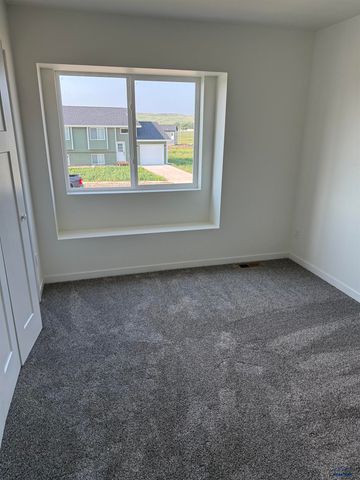 868 YORKTOWN BLVD, Box Elder, SD 57719