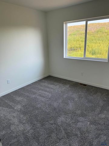868 YORKTOWN BLVD, Box Elder, SD 57719