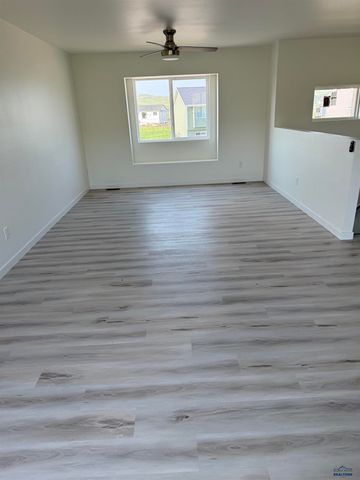 868 YORKTOWN BLVD, Box Elder, SD 57719