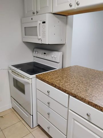 6332 La Costa Dr F, Boca Raton, FL 33433