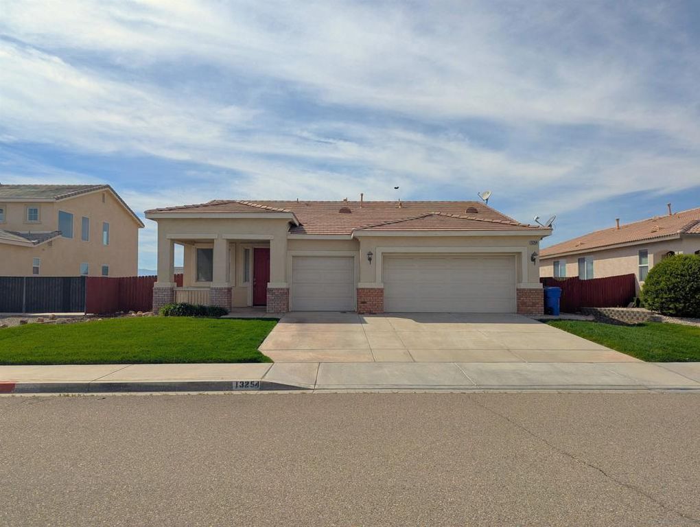 Image 1 of property listing at 13254 High Mesa, Victorville, CA 92395