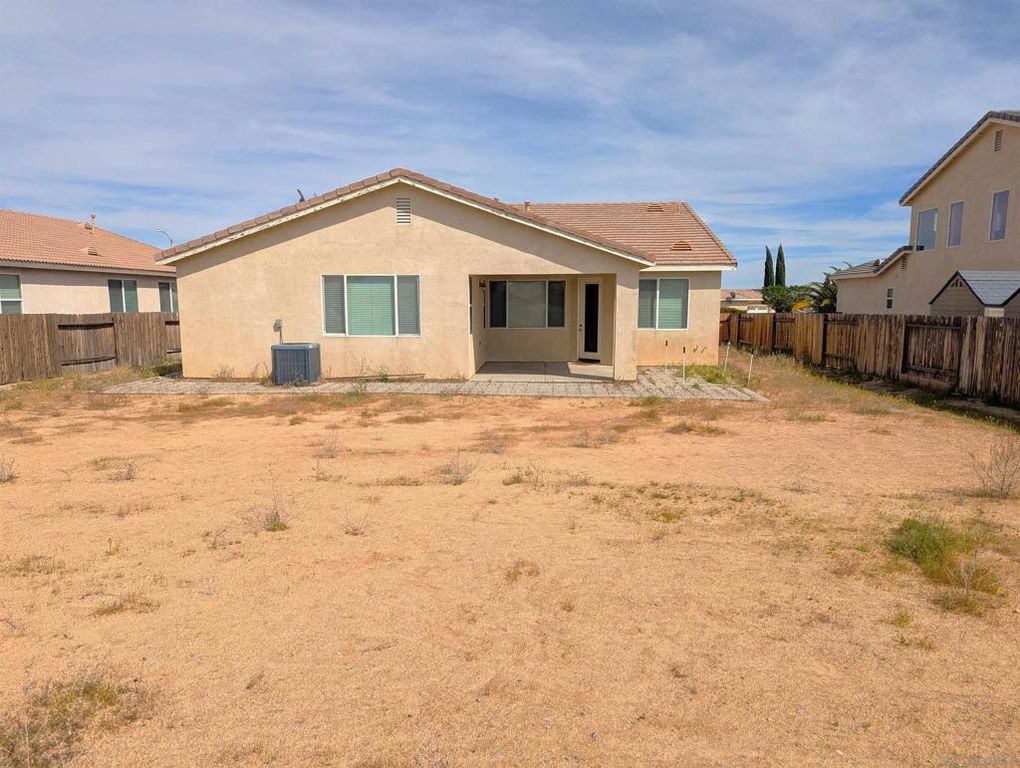 Image 6 of property listing at 13254 High Mesa, Victorville, CA 92395