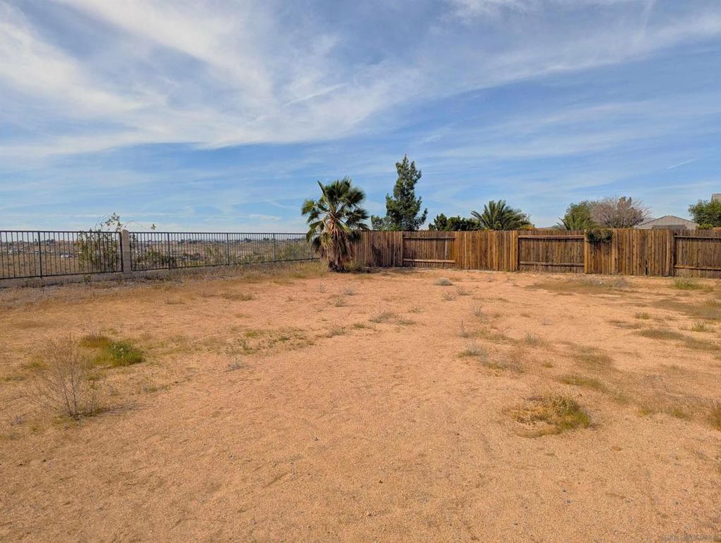 Image 9 of property listing at 13254 High Mesa, Victorville, CA 92395